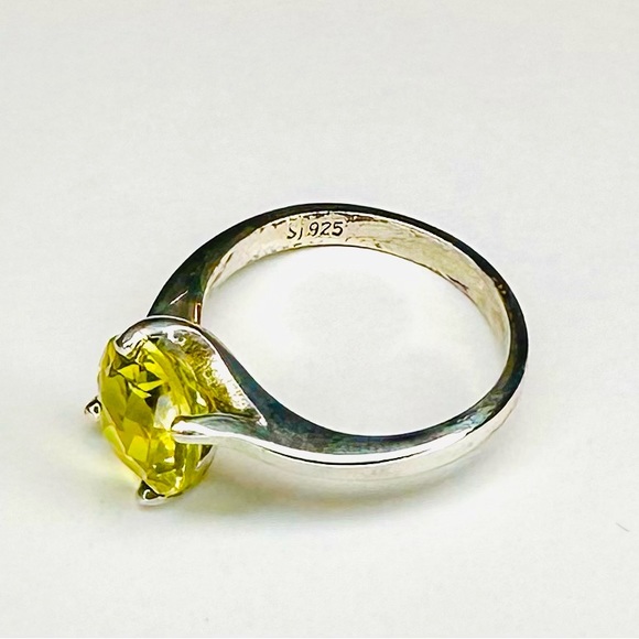NEW!! Sterling Silver SIZE 9 Ring Yellow Stone - Picture 2 of 5